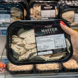 McKeowns Cooked Sliced Chicken Fillets Garlic & Herb 6mm 8x500g