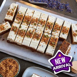 Cakesmiths Ultimate Vegan Carrot Traybake 6x18ptn