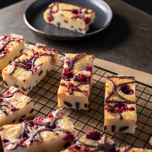 Cakesmiths Black Forest Blondie 10x1x14ptn