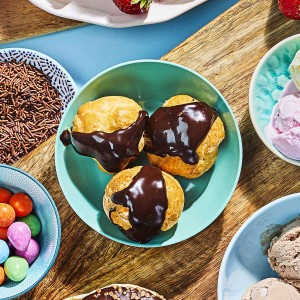 Chefs’ Selections Profiteroles With Chocolate Sauce 1x2kg